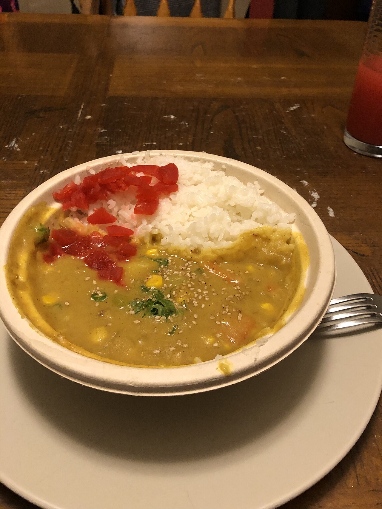 皿に盛られた日本のカレーライス