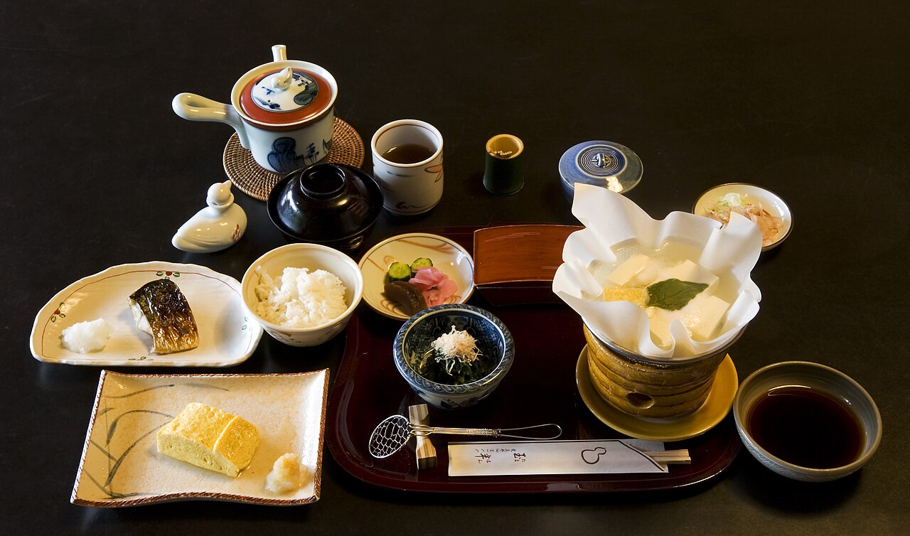 京都の旅館の伝統的な朝食