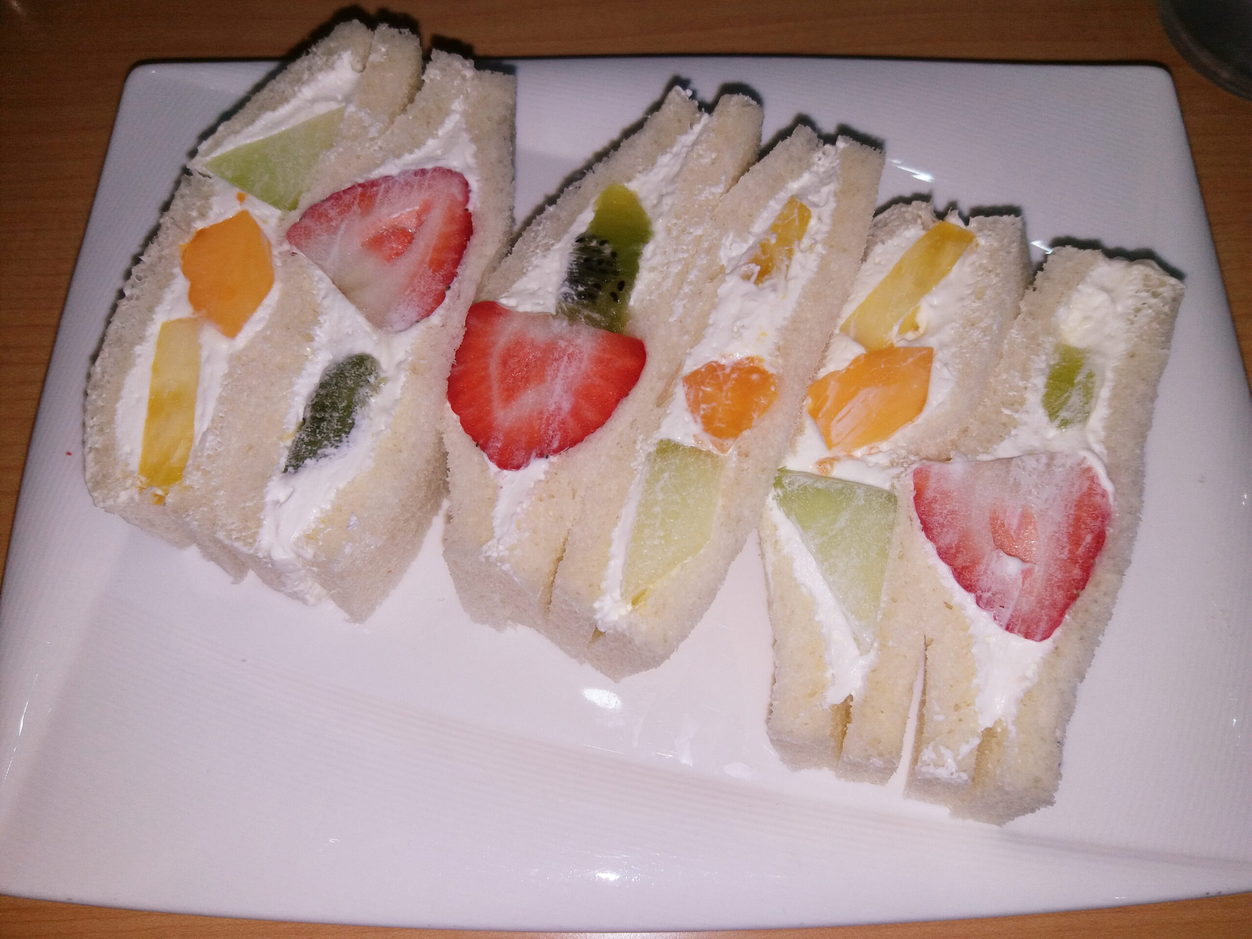 日本のフルーツサンド