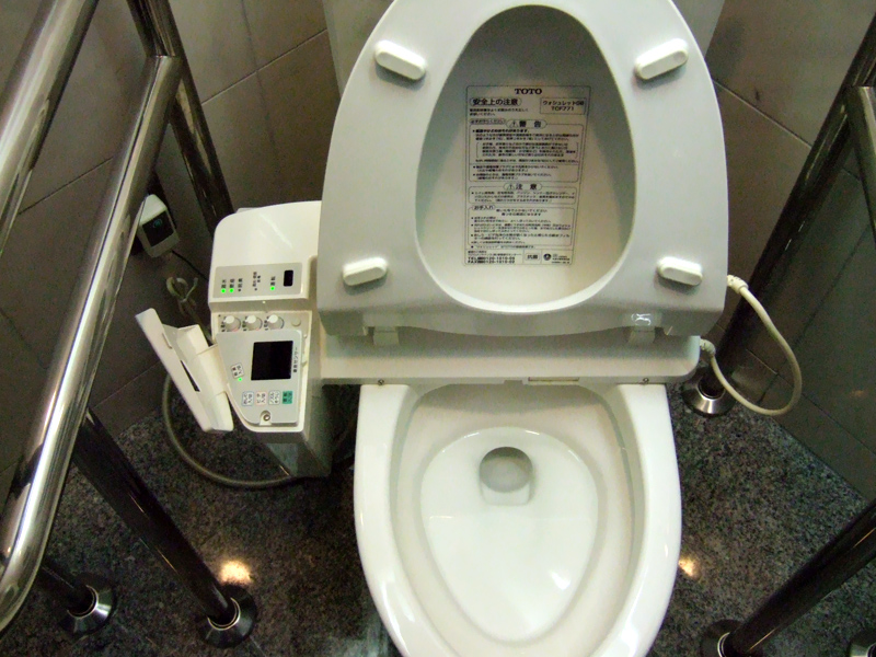 日本の温水洗浄便座
