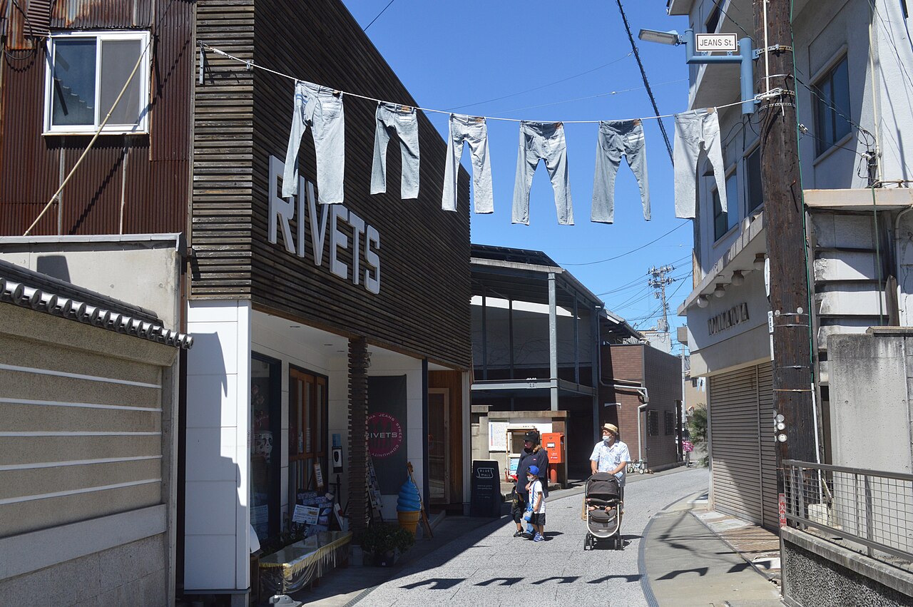 児島ジーンズストリートの街並み
