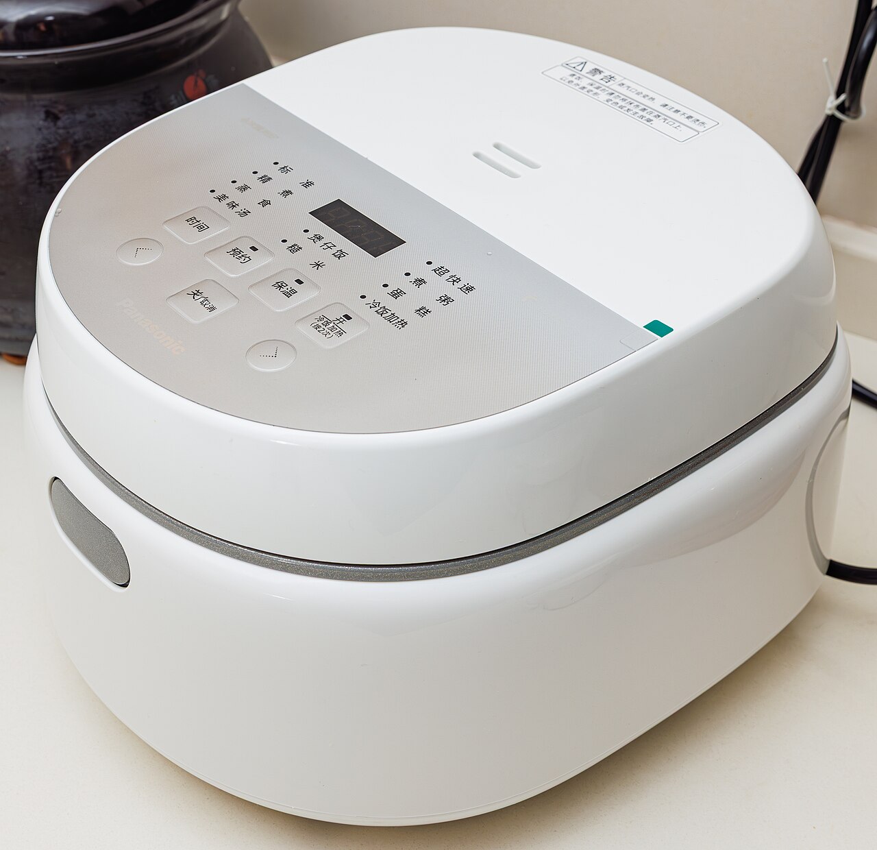 パナソニックの炊飯器 SR-DQ102