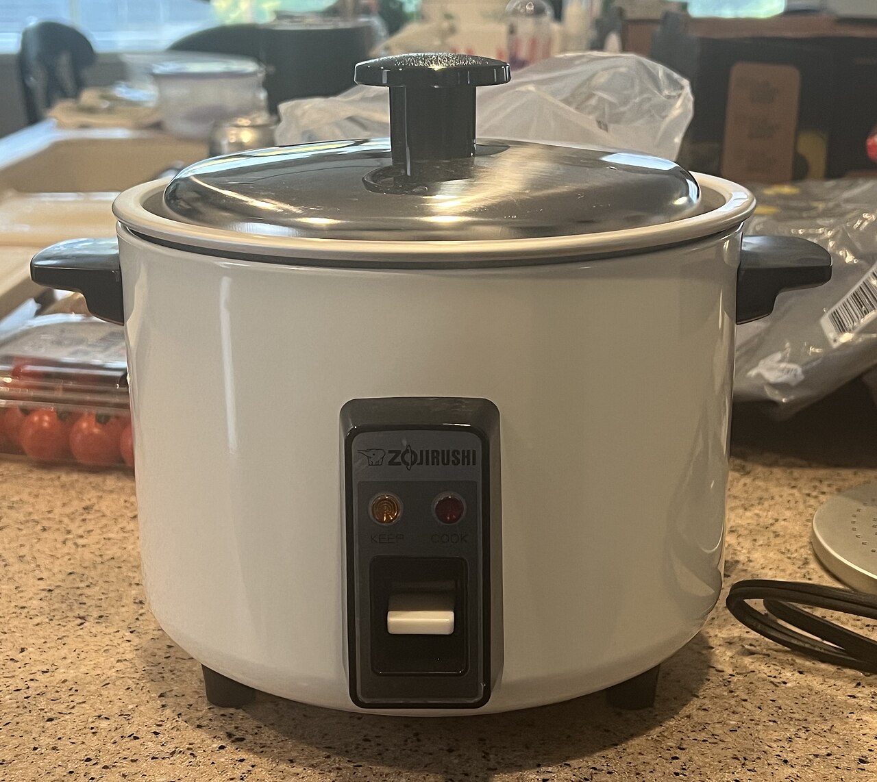 象印のシンプルな炊飯器